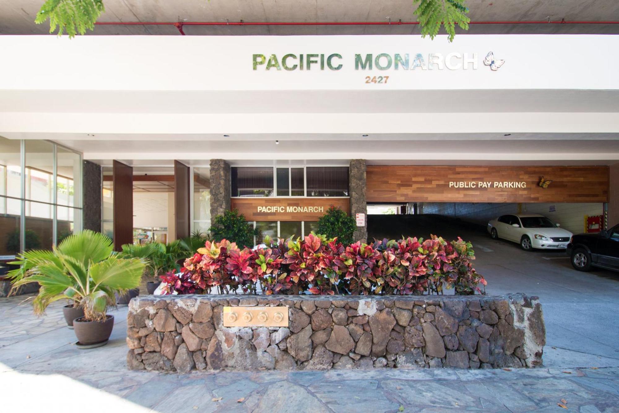 Newly Renovated With Rooftop Pool & Near Waikiki Beach! Honolulu