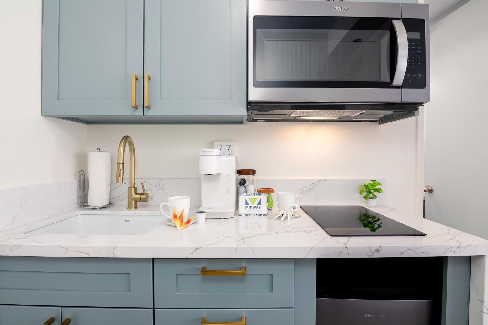 Apartment Newly Renovated With Rooftop Pool & Near Waikiki Beach! Honolulu