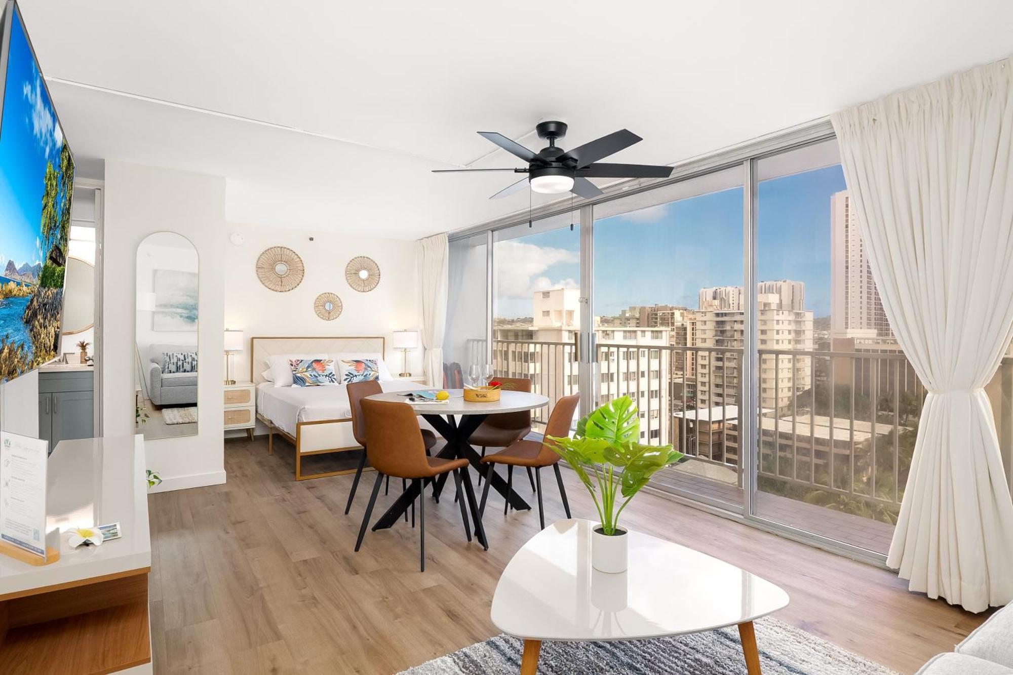 Apartment Newly Renovated With Rooftop Pool & Near Waikiki Beach! Honolulu