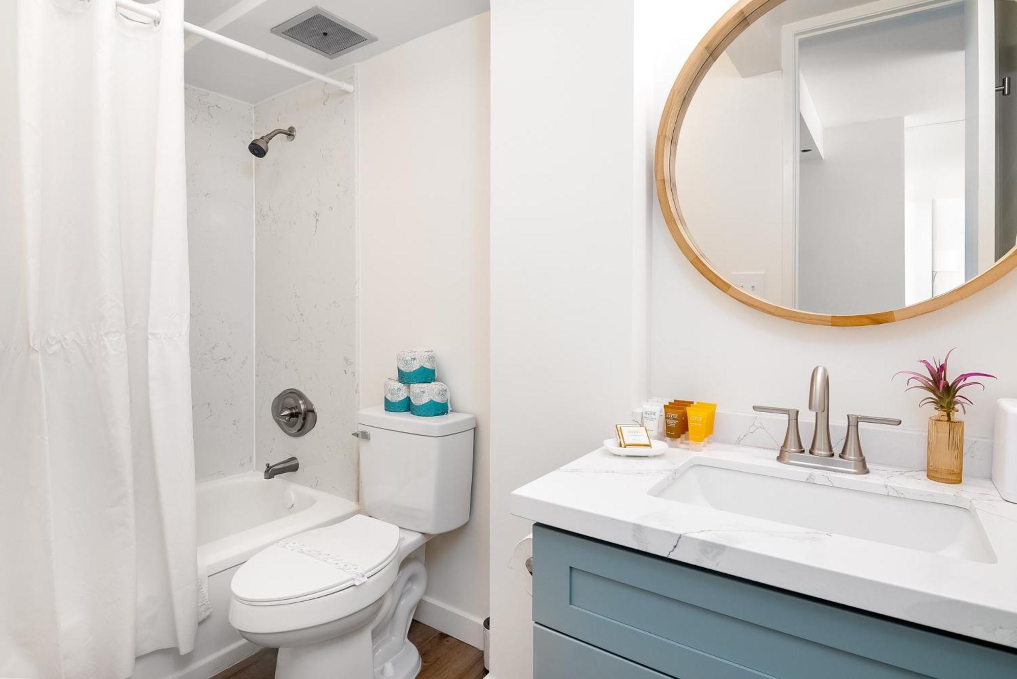 Newly Renovated With Rooftop Pool & Near Waikiki Beach! Apartment Honolulu