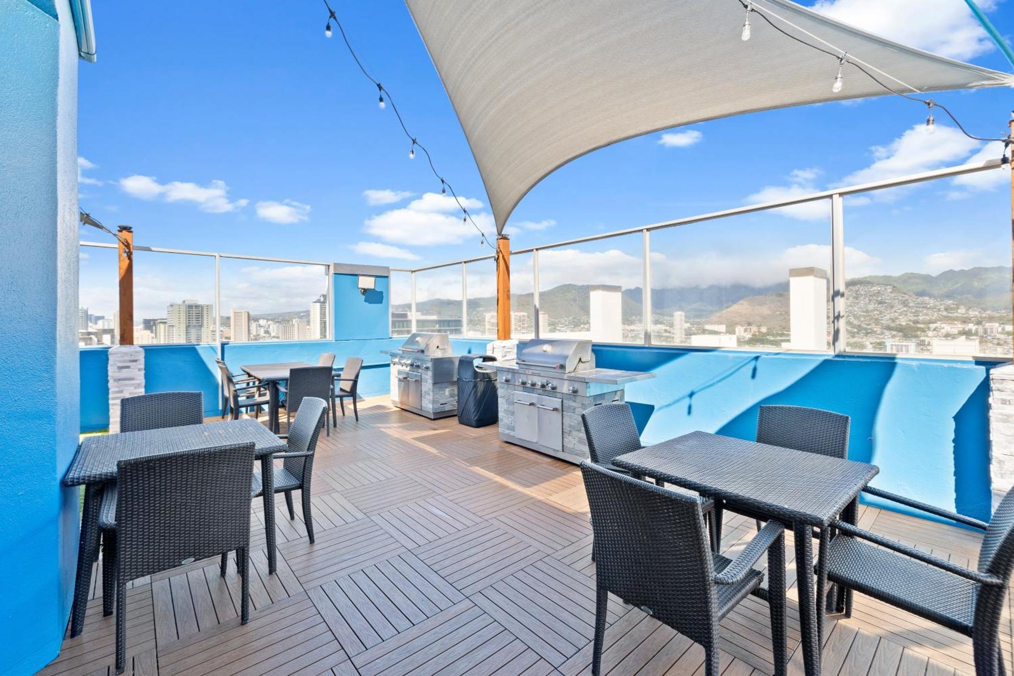 Newly Renovated With Rooftop Pool & Near Waikiki Beach! Apartment Honolulu