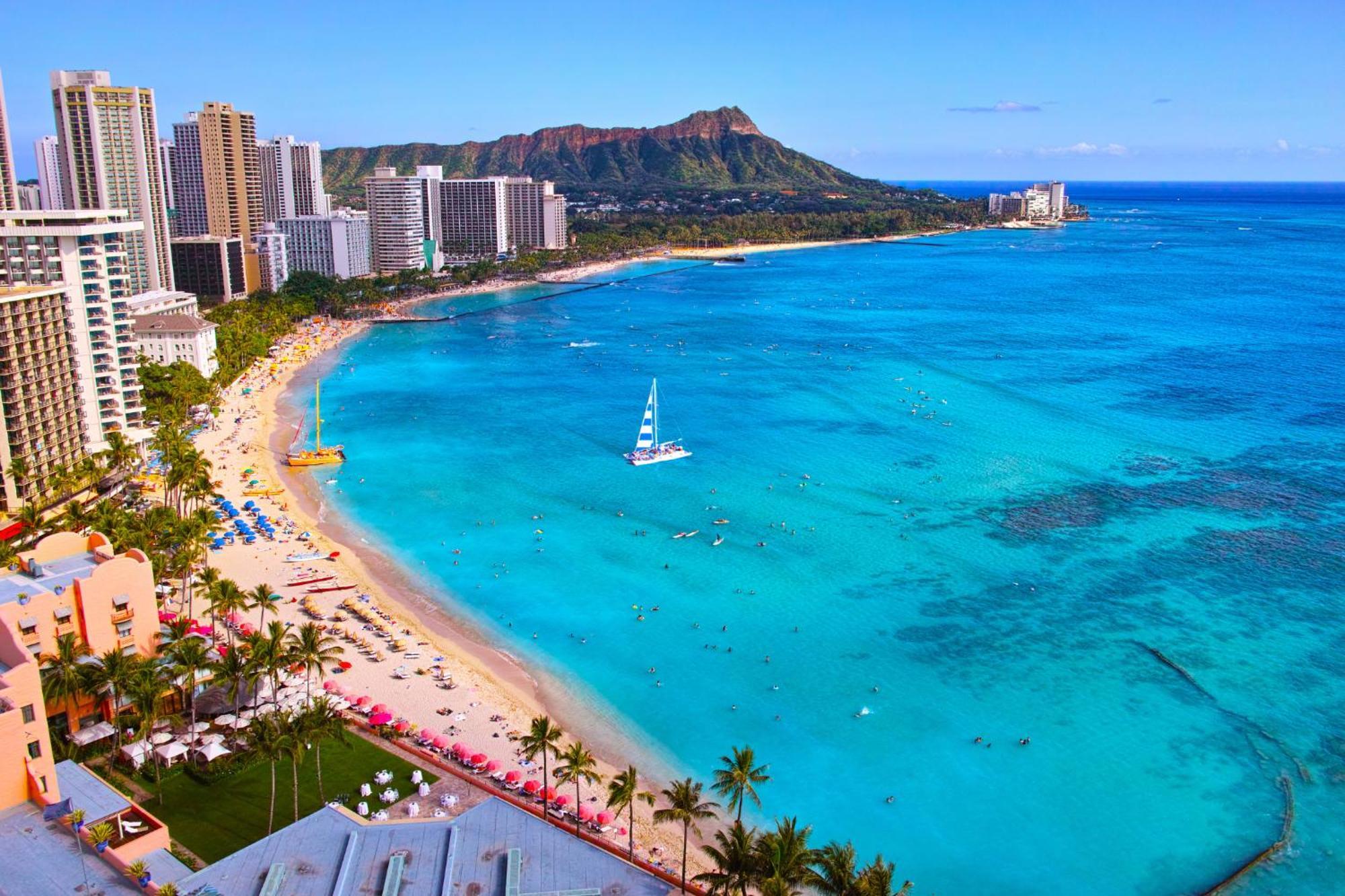 Newly Renovated With Rooftop Pool & Near Waikiki Beach! *