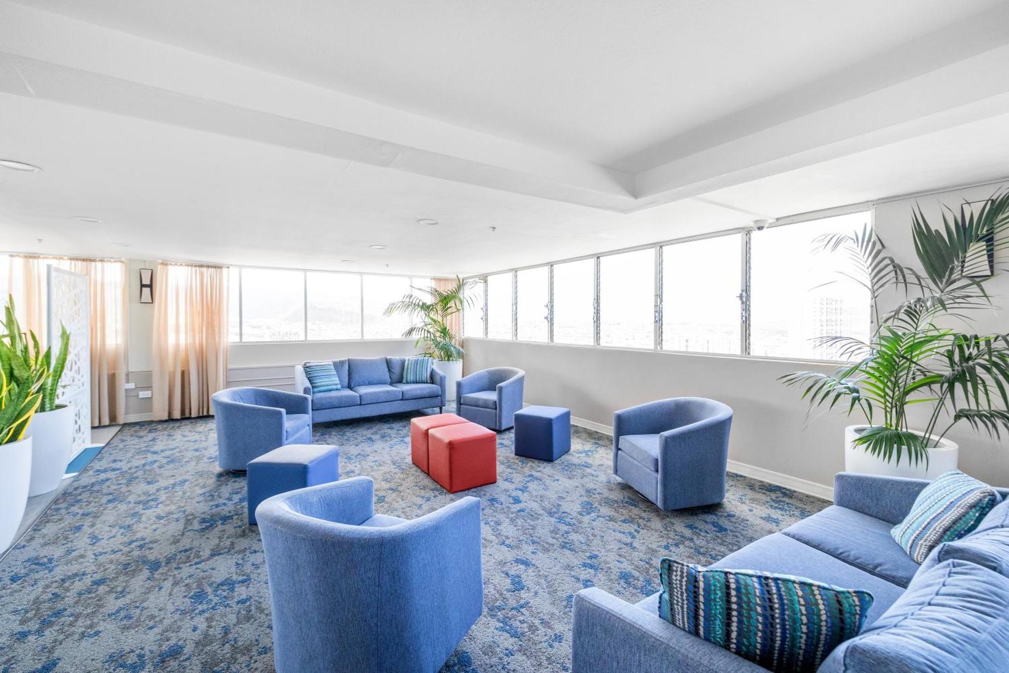 Newly Renovated With Rooftop Pool & Near Waikiki Beach! * Honolulu