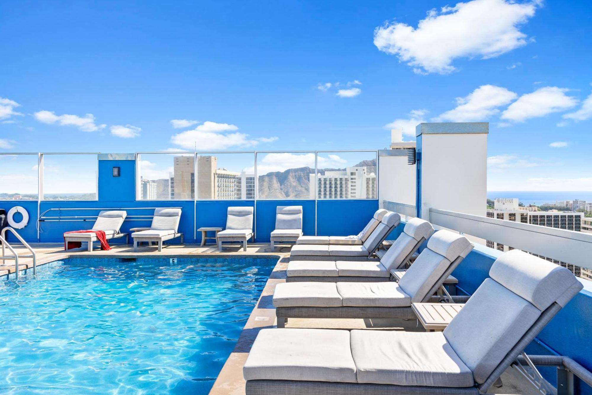 Newly Renovated With Rooftop Pool & Near Waikiki Beach! Apartment Honolulu