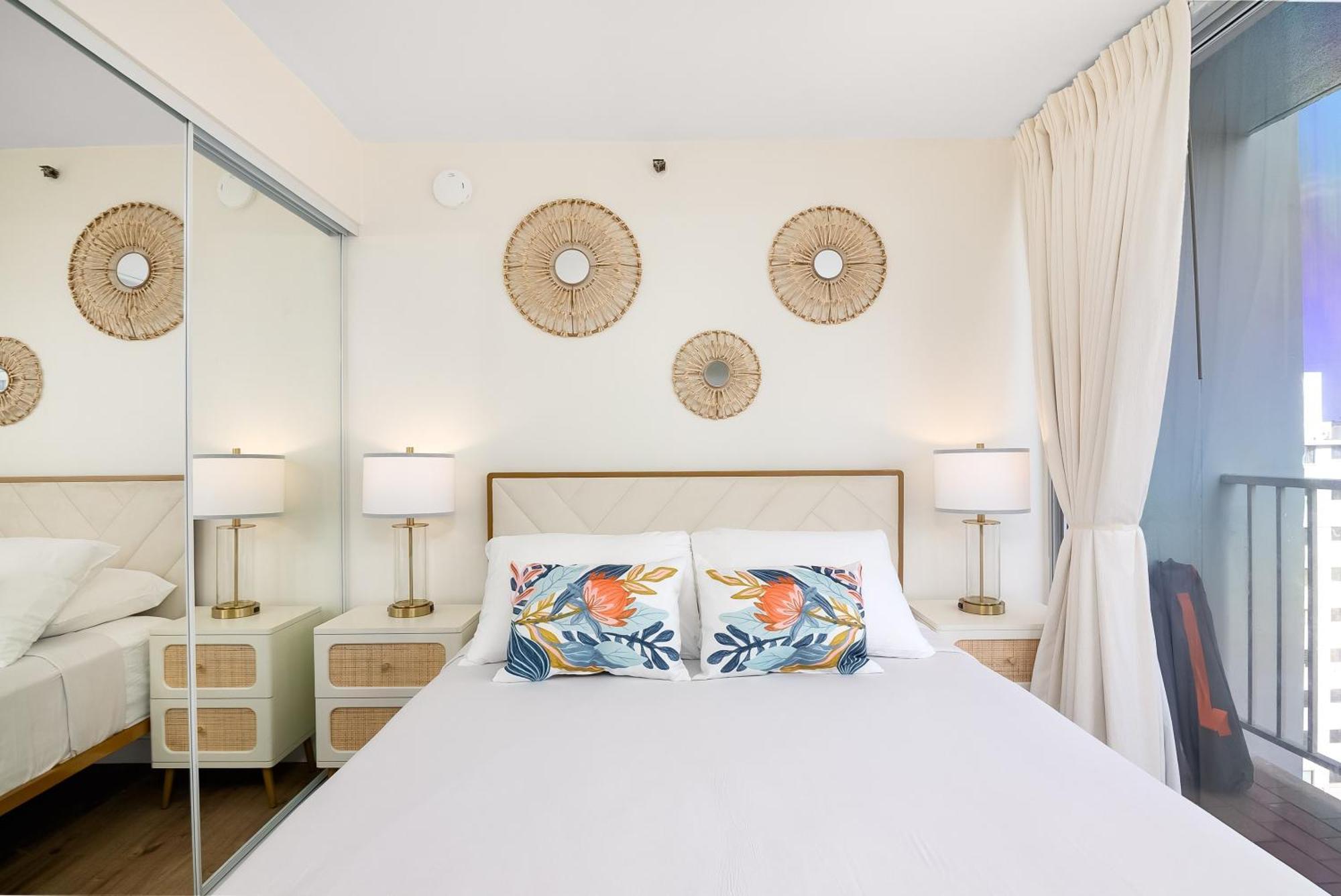 Apartment Newly Renovated With Rooftop Pool & Near Waikiki Beach! Honolulu